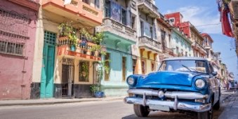 guy_hometravel_american_car_in_Havana_k_fotolia.jpg